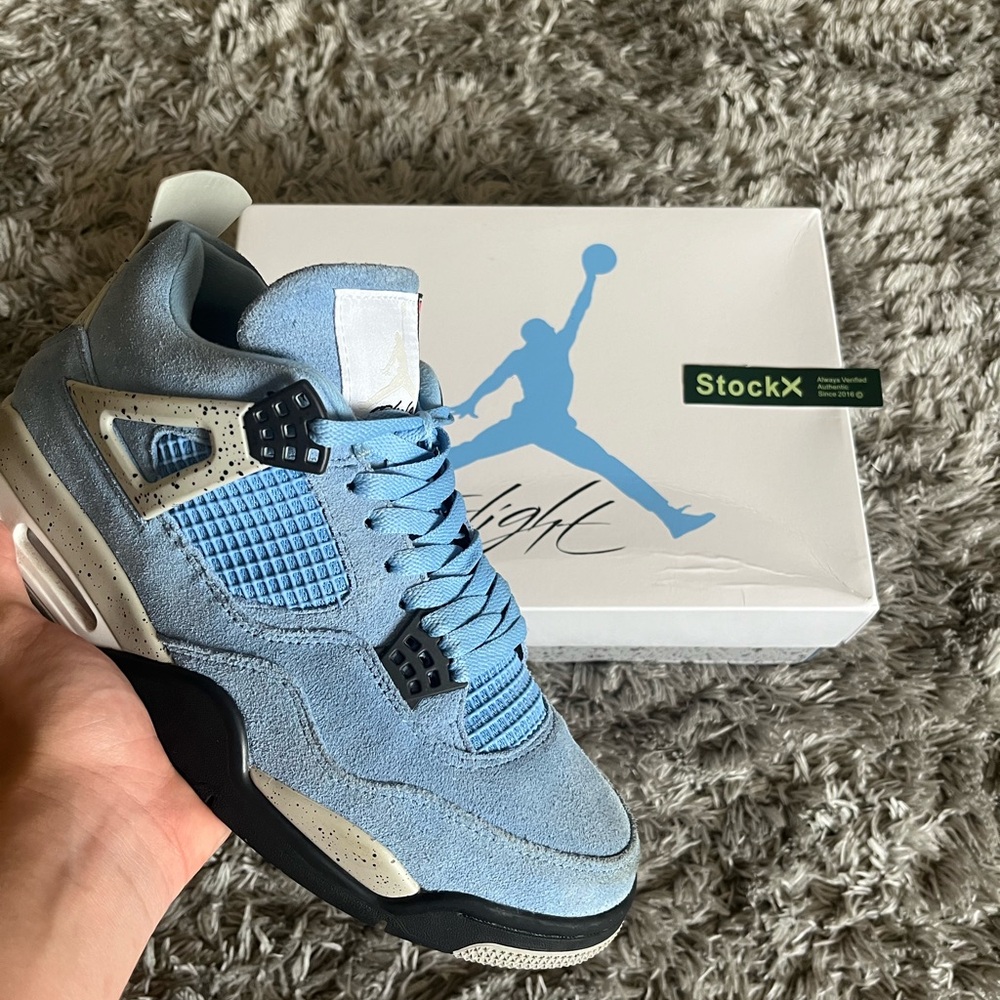 Jordan 4 UNC (Men’s 8.5)